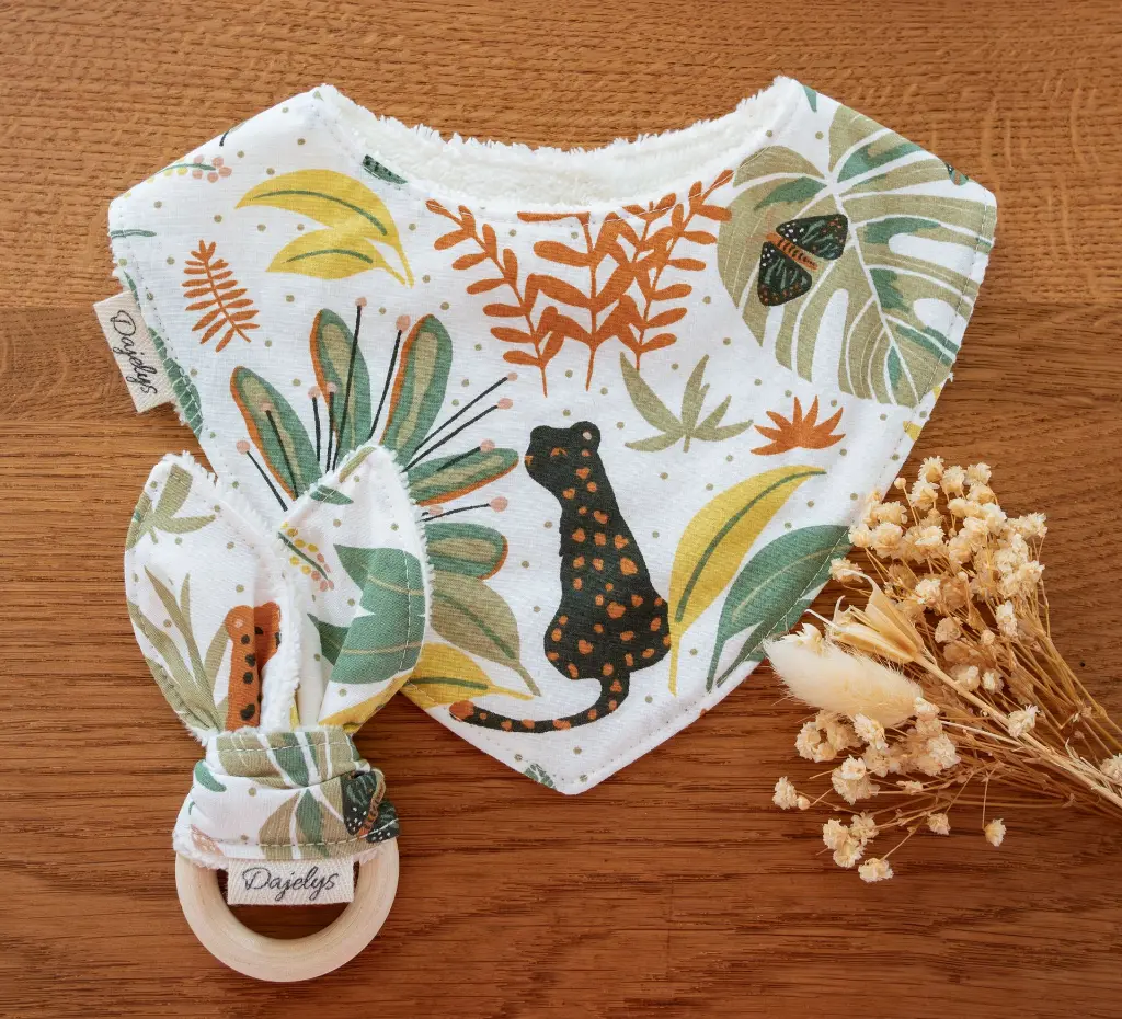 Bavoirs_bandana_félins-0002.webp